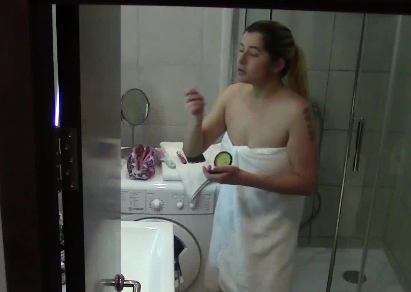 Lika Luna in the Bathroom
